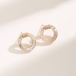 Niche design light luxury white shell earrings tide explosion models circle earrings Korean version of the new earrings senior sense of titanium steel earrings